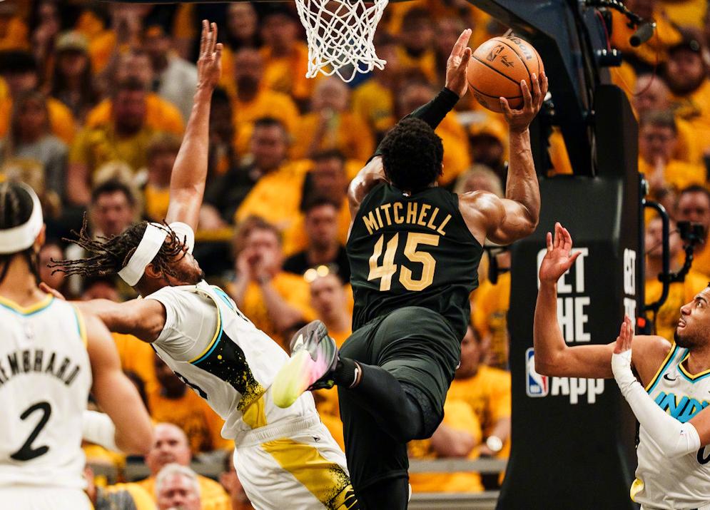 尼克斯逆转辽宁队，乔治扛起全队