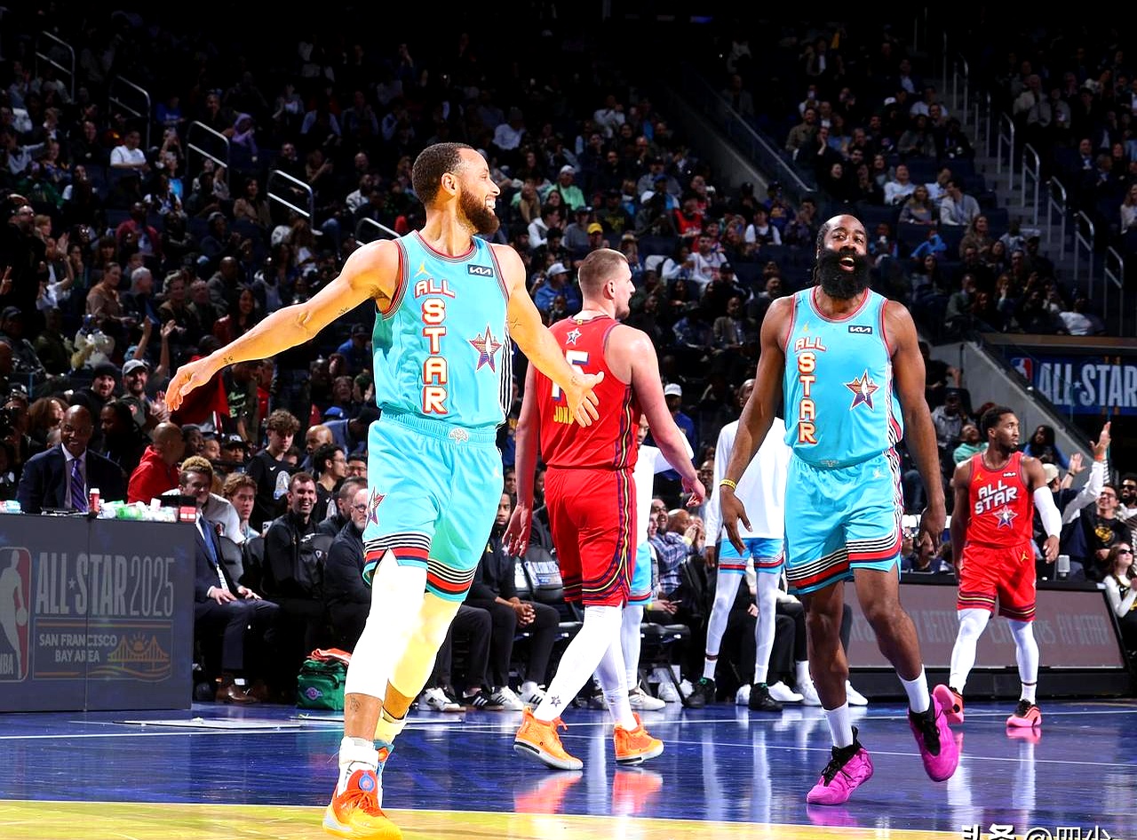 新疆队完胜四川队,哈登高光表现 新疆队完胜四川队,哈登高光表现