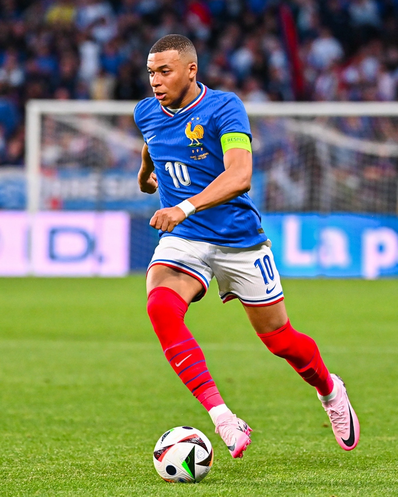 法国队翻盘日本队,奥恰洛夫点燃赛场 法国队翻盘日本队,奥恰洛夫点燃赛场