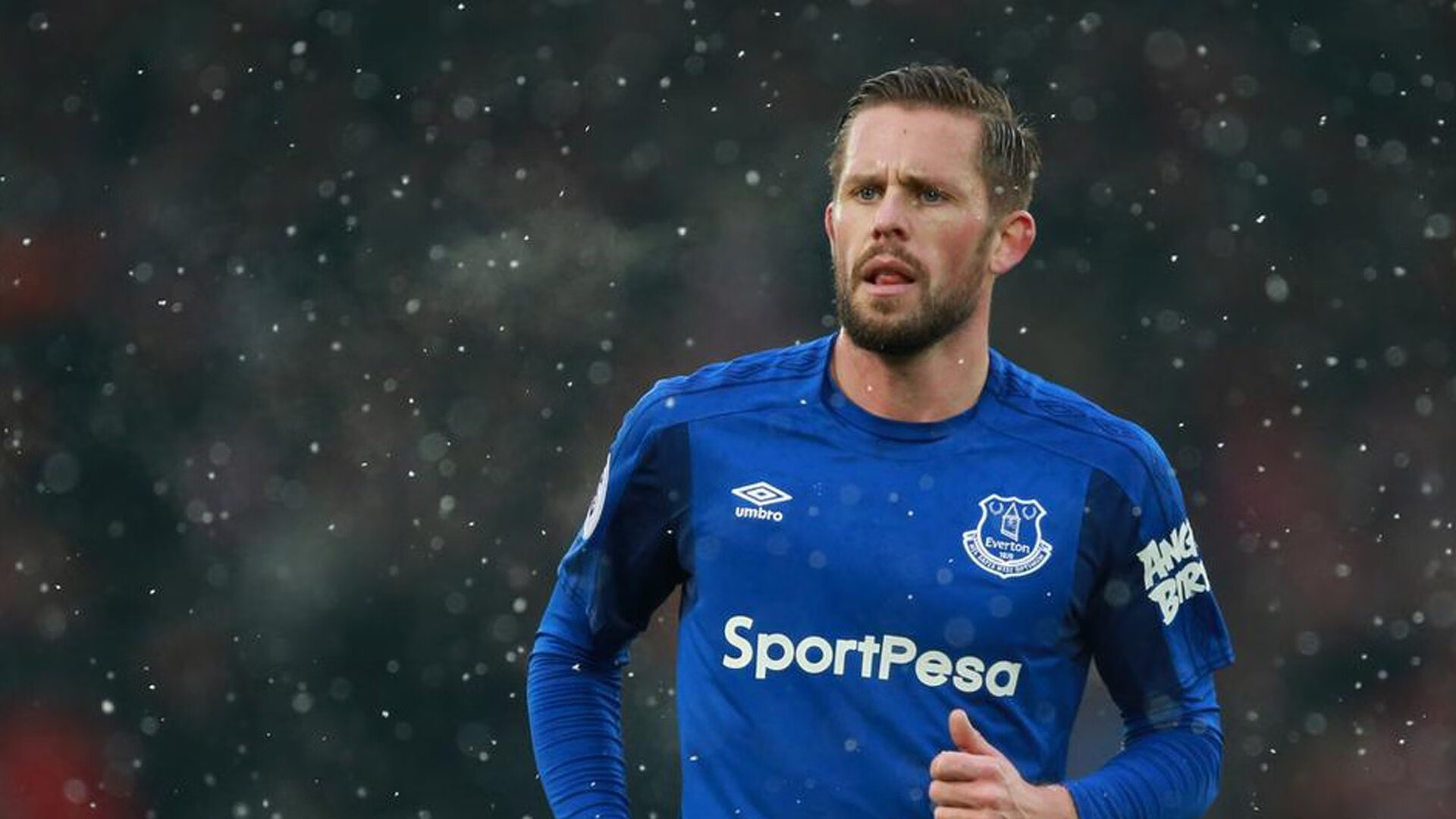 引擎咆哮与临门一脚，当F1揭幕夜遇上弗拉霍维奇的连续得分