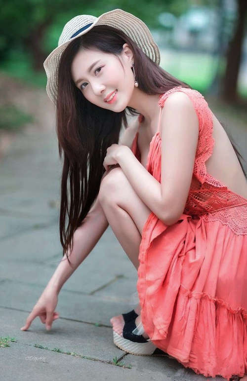 开云体育官网-喀麦隆雄狮觉醒之夜，欧冠半决赛上演血脉压制，技术风暴击溃尼斯防线